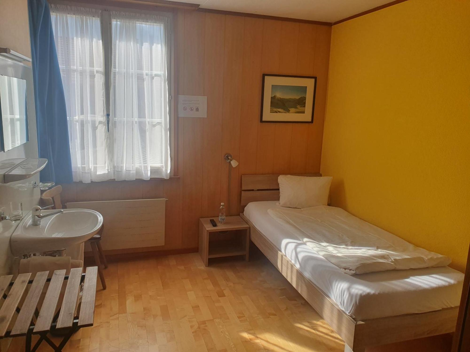 Gasthof Hirschen In Wilderswil Habitación foto