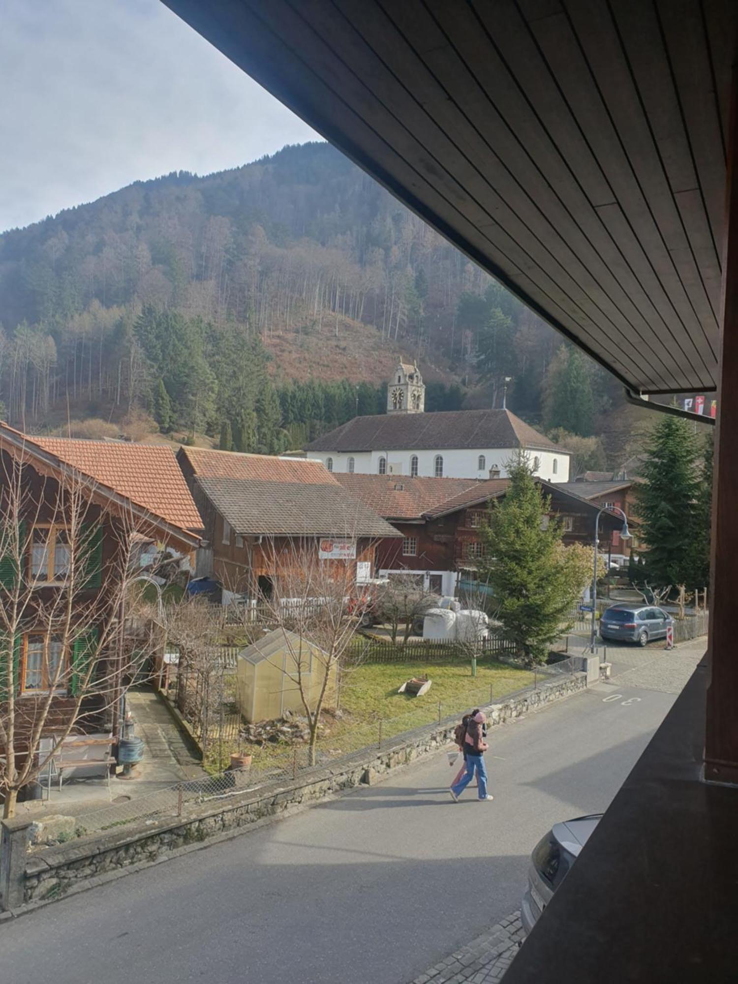 Gasthof Hirschen In Wilderswil Habitación foto