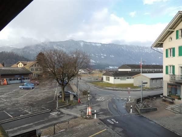 Gasthof Hirschen In Wilderswil Exterior foto